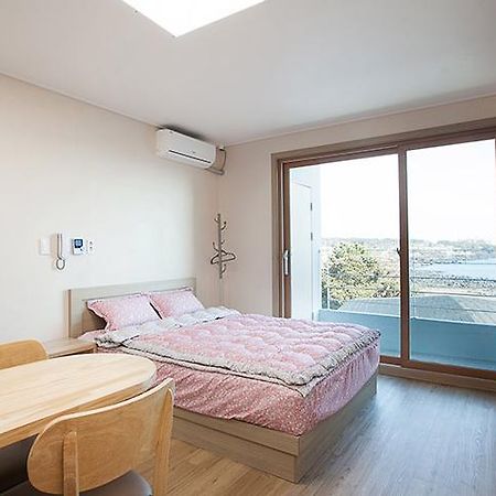 Pension Jung Won Seogwipo Exterior foto
